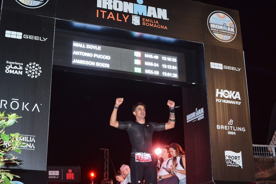 Antonio Puccio al traguardo dell'Ironman Italy di Cervia, 19 settembre 2026